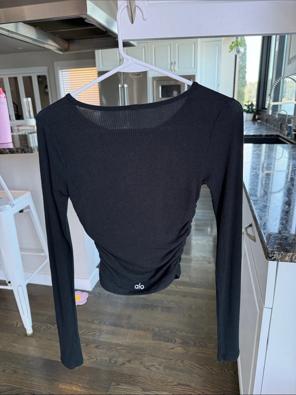 Alo Yoga Gather Long Sleeve Ribbed Sleeve Top Black Size Small EUC - Picture 6 of 11